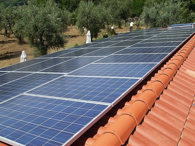 appearance-of-solar-panels-vs-solar-tiles