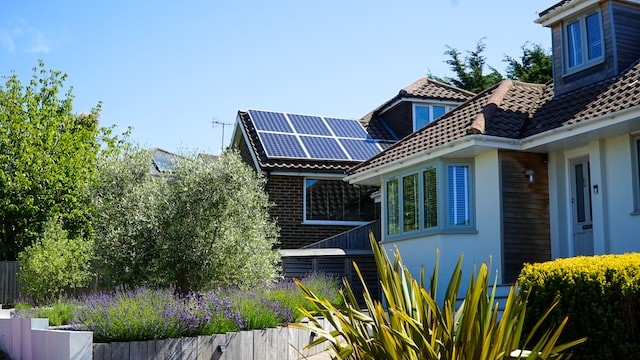 safety-considerations-for-solar-panels-vs-solar-tiles