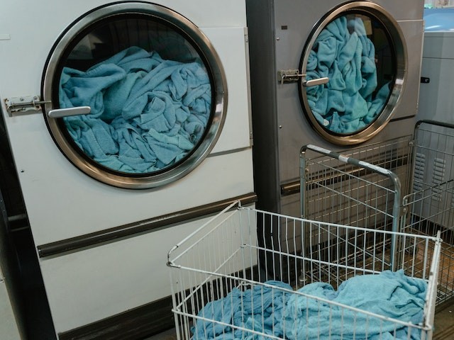 wash-clothes-with-cold-water