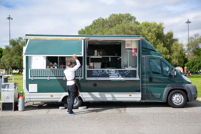 choose-electric-vehicle-for-ecofriendly-food-truck-business