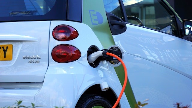 invest-in-an-electric-car-to-live-eco-friendlier