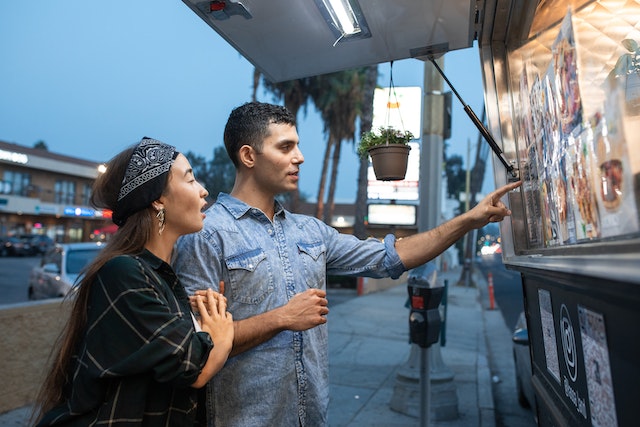 local-and-seasonal-produce-for-ecofriendly-food-truck-business